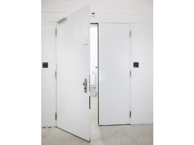 Stahlt&uuml;ren Bild 3